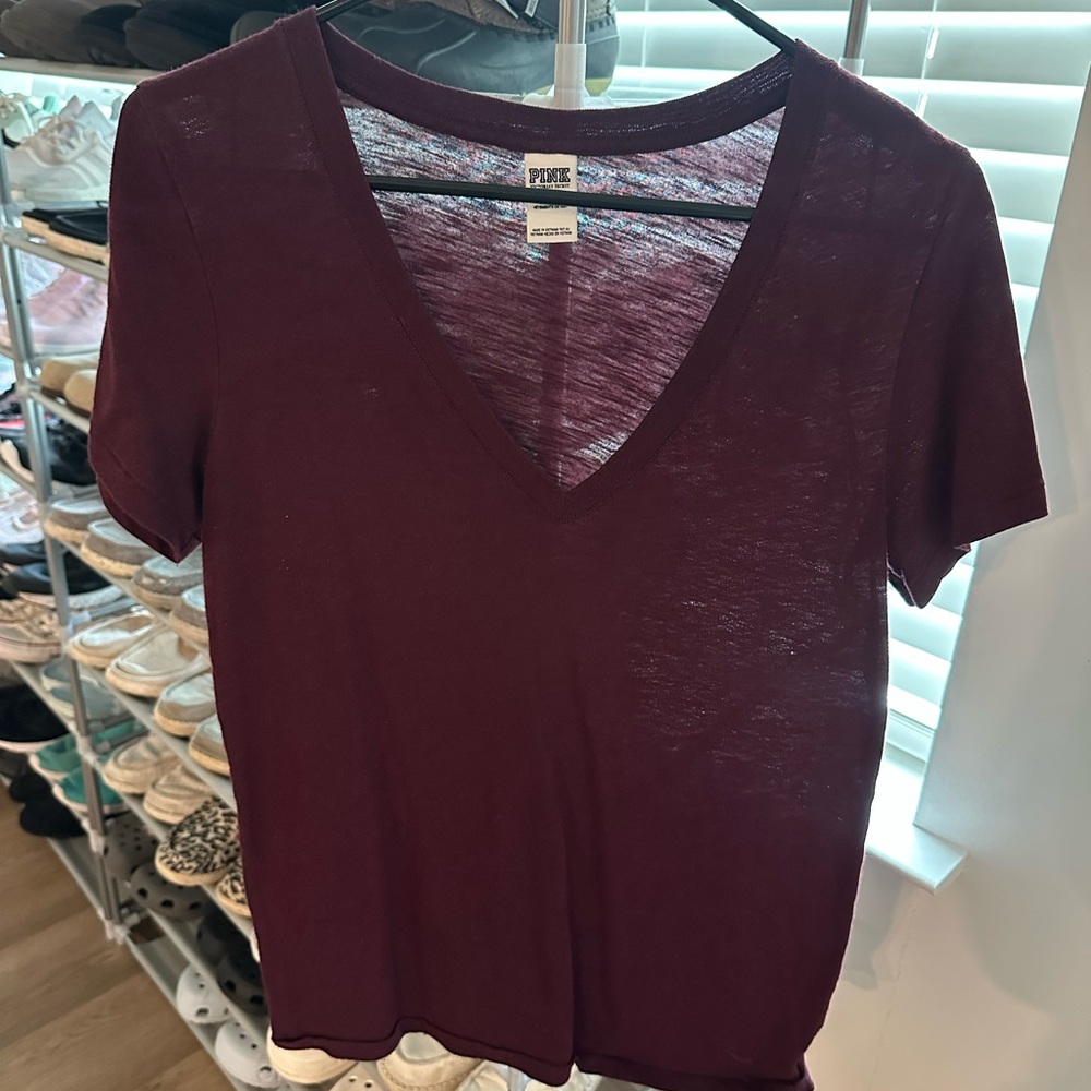 PINK Victoria's Secret V-Neck Short Sleeve Tee in Wine